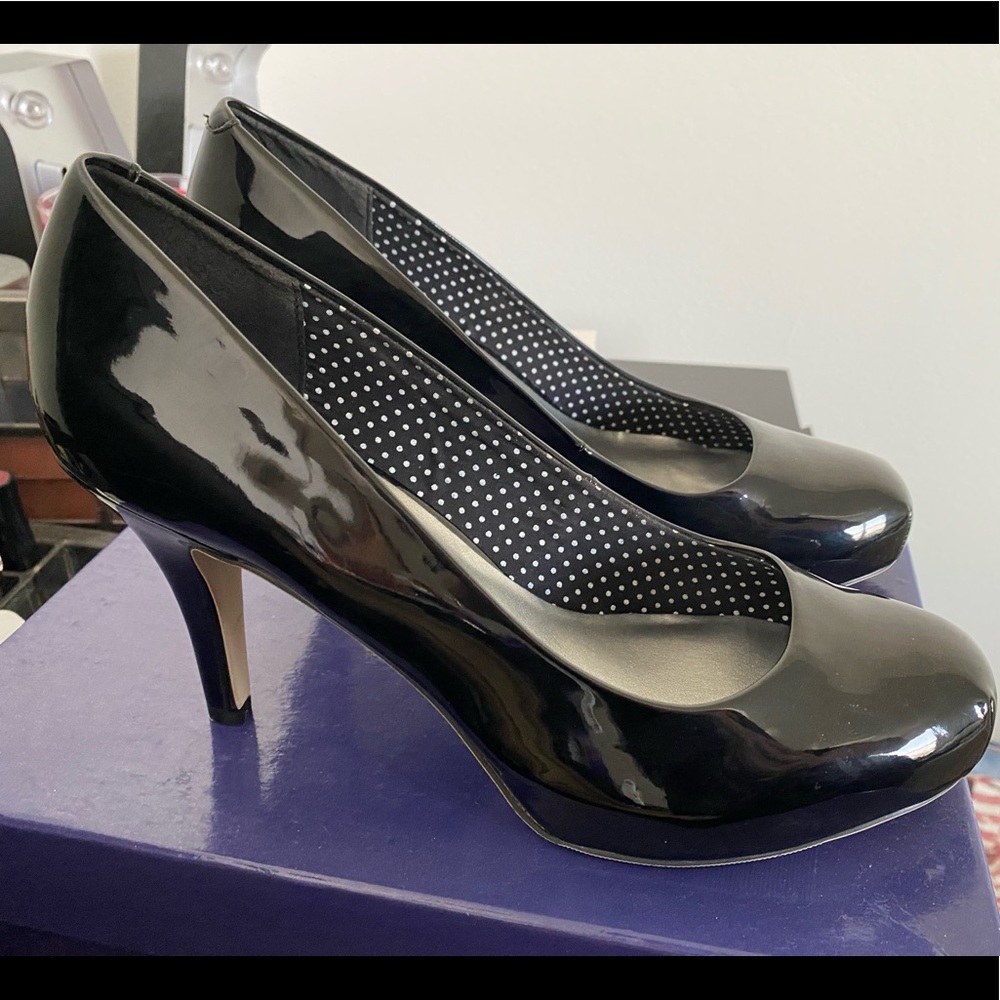 Black Heels NWT (in box)